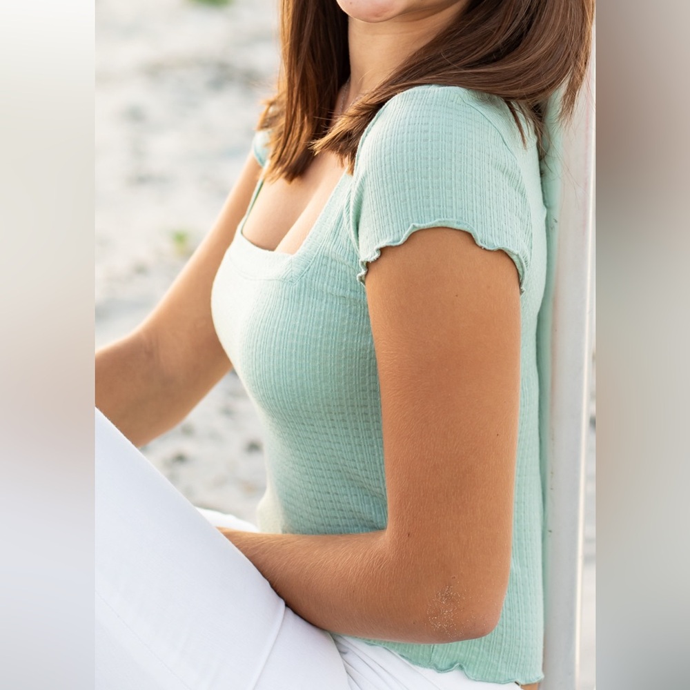 Square neck scalloped top